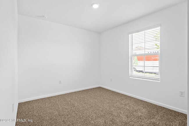 Building Photo - 353 Ardila Cir