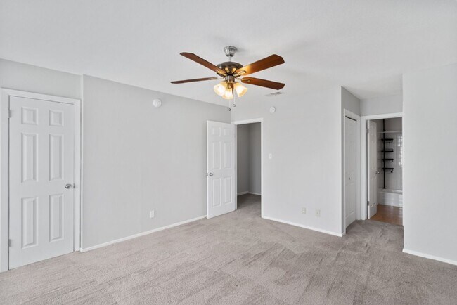 Building Photo - 5800 Belmoor Dr