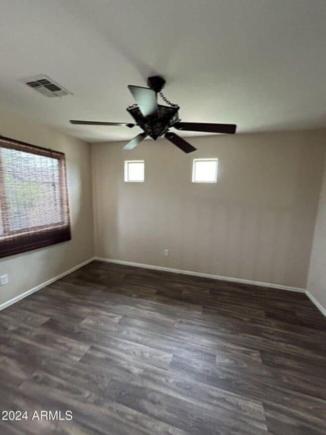 Building Photo - Very Spacious 4 bedroom, 2.5 bath in San Tan Valley