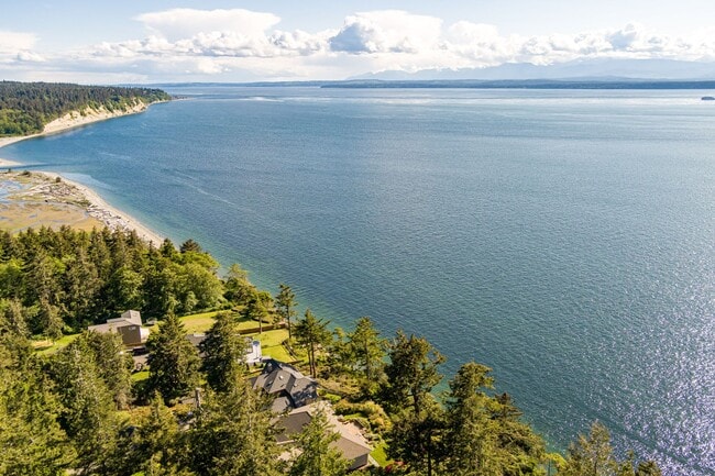 Building Photo - Gorgeous West facing View Home in Coupeville with Acreage and Privacy!