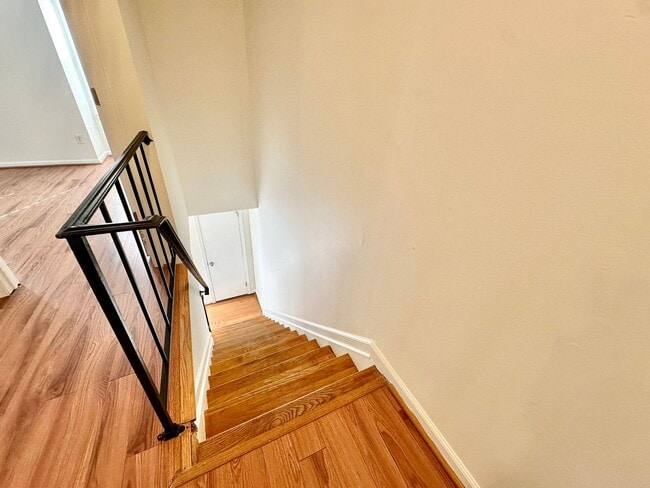 Building Photo - Updated & READY NOW!! A 3-Bedroom Great Neck Home! Excellent Schools! All Appliances Convey!