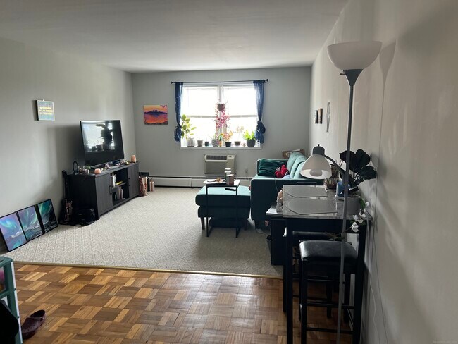 Building Photo - 99 Prospect St