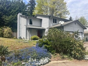 Building Photo - Charming Bellevue Rental – Available May 1st!