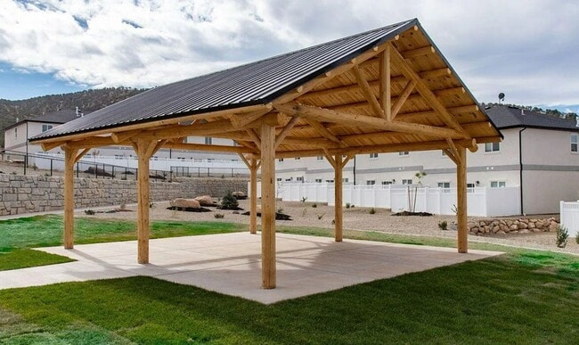 Building Photo - 668 E Fiddlers Canyon Rd