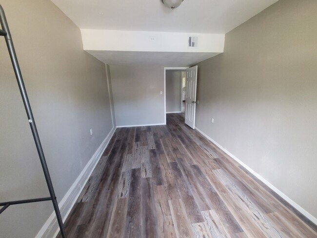 Building Photo - 4904 NW 29th St
