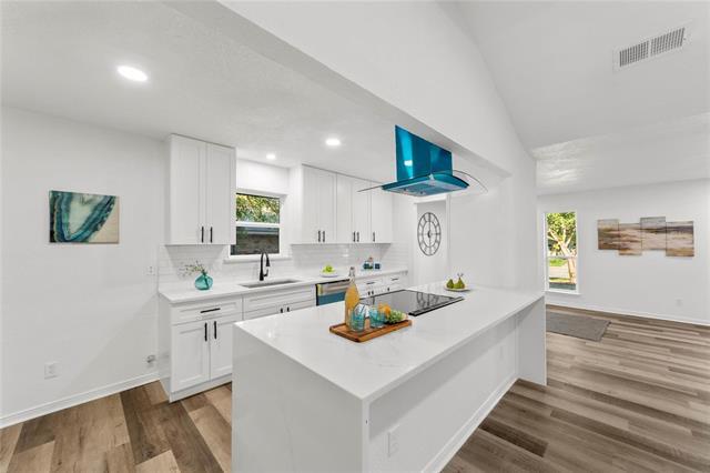 Building Photo - 2405 Roundrock Trail