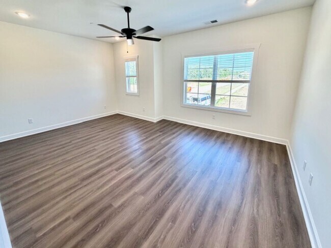 Building Photo - 4877 Chatelet Dr