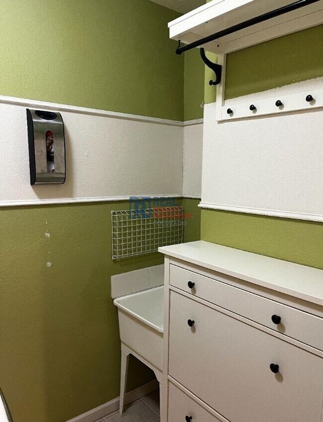 Building Photo - 4103 Frederick Cir