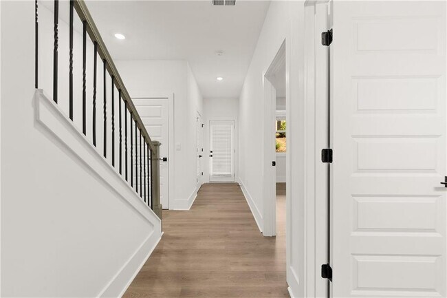 Building Photo - 3575 Overlook Rd NW