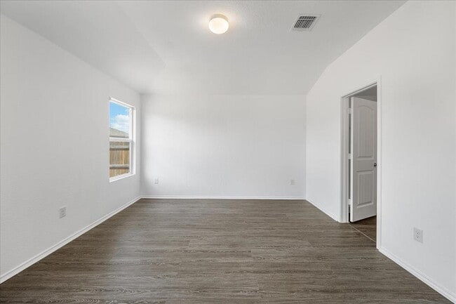 Building Photo - 15116 Custis Ln