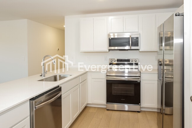 Building Photo - 178 Labrador Ln