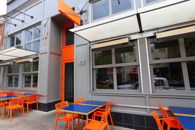 Building Photo - Marina: 1 Bedroom Garden Apartment w/ Private Patio