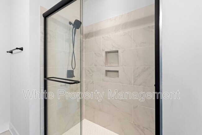 Building Photo - 1126 Pegram St