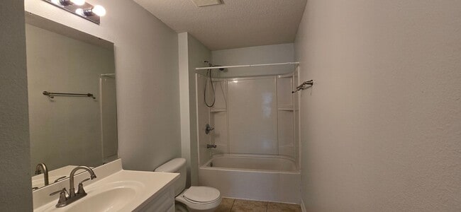 Building Photo - Coming Soon -Lease Break Special with Move...