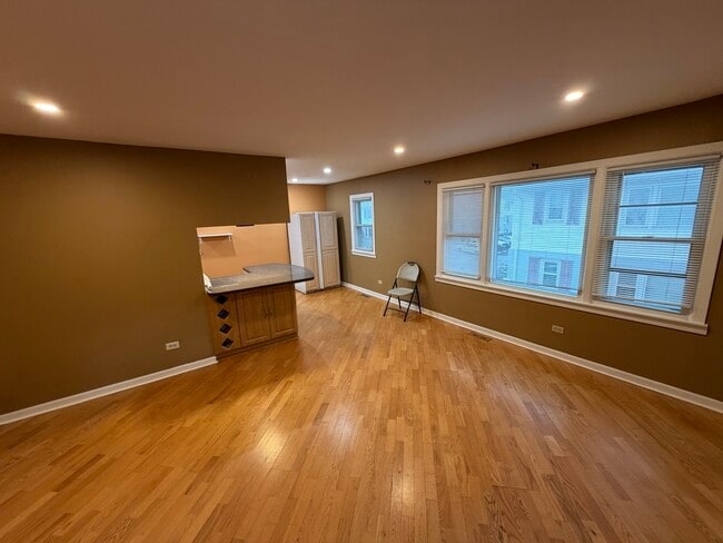 Building Photo - 9426 Kelvin Ln