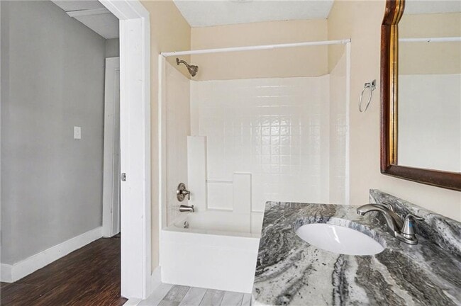 Building Photo - 707 E Mcintosh Rd