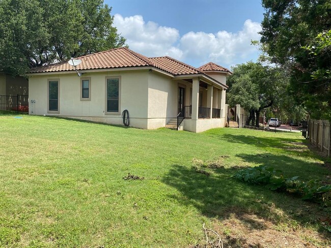 Building Photo - 15107 Lariat Trail