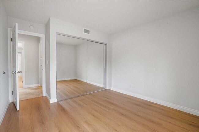 Building Photo - 7365 Pomelo Dr