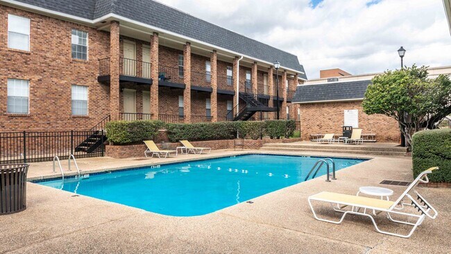 Building Photo - Hardy Manor Apartment Homes