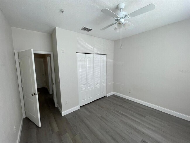 Building Photo - 3349 S Kirkman Rd