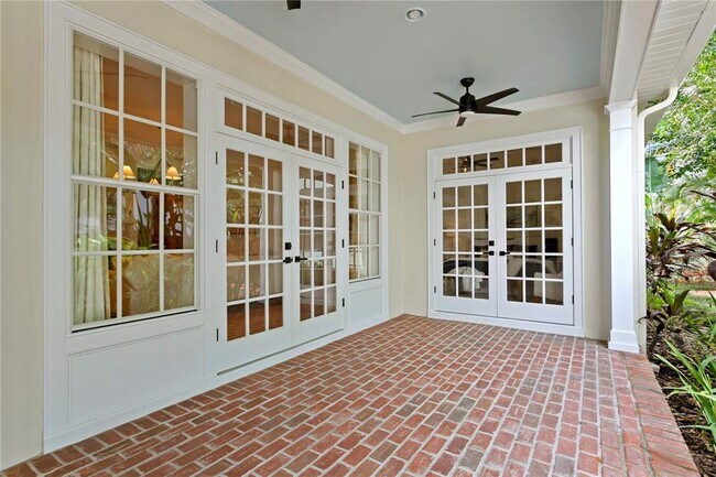 Building Photo - 4502 W Culbreath Ave