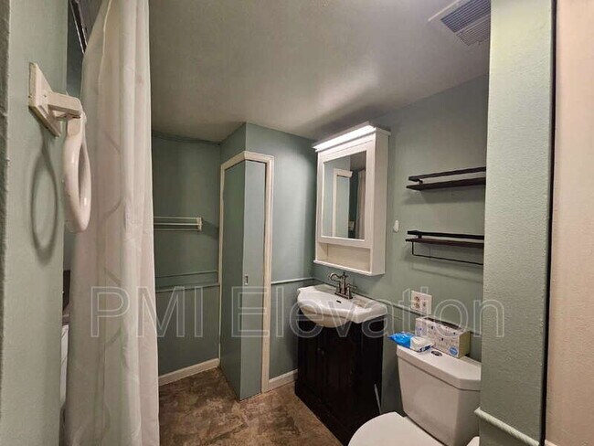 Building Photo - 7411 S Carr Ct