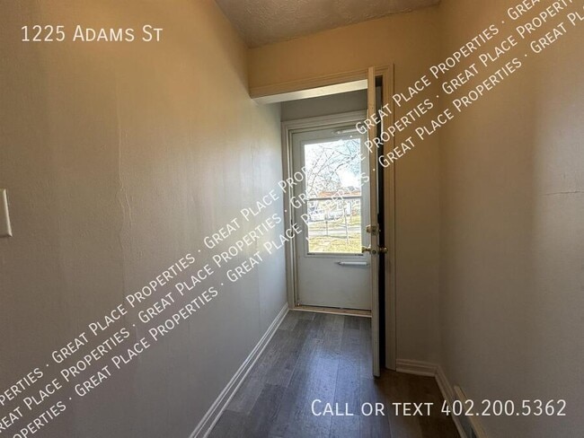 Building Photo - 1225 Adams St
