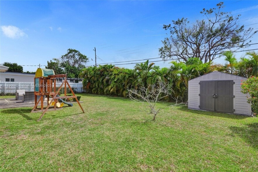 Building Photo - 5811 SW 95th Ct