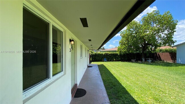 Building Photo - 592 NE 150th St