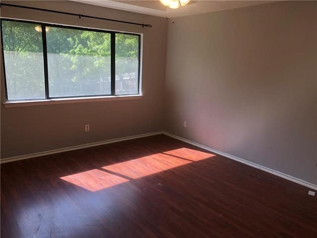 Building Photo - 702 Creekside Dr