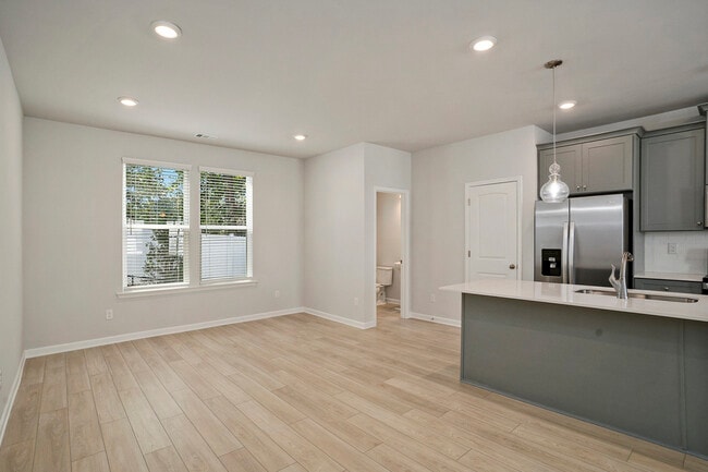 Building Photo - 3170 Washburn St SE