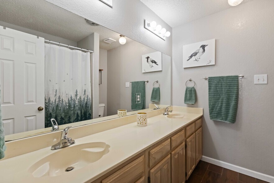 Building Photo - 425 Kelley Ct