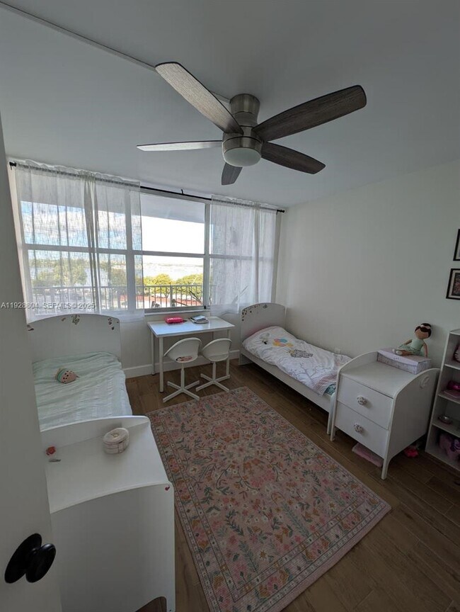 Building Photo - 1200 NE Miami Gardens Dr