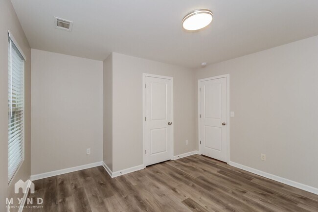 Building Photo - 376 Scotland Dr