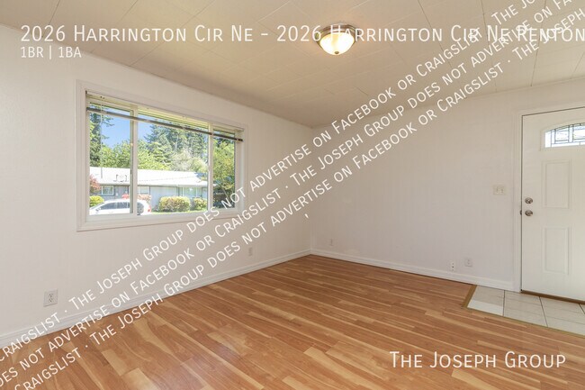 Building Photo - 2026 Harrington Cir NE