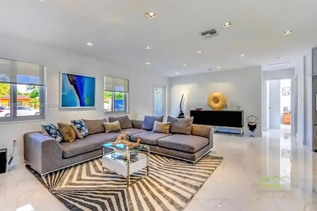 Building Photo - 10010 SW 162nd St