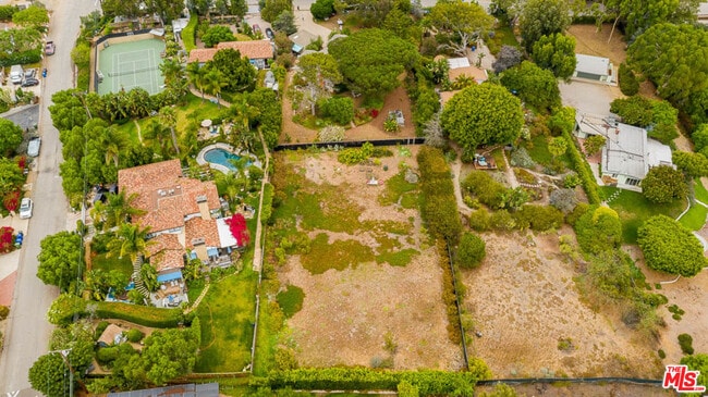 Building Photo - 28952 Selfridge Dr