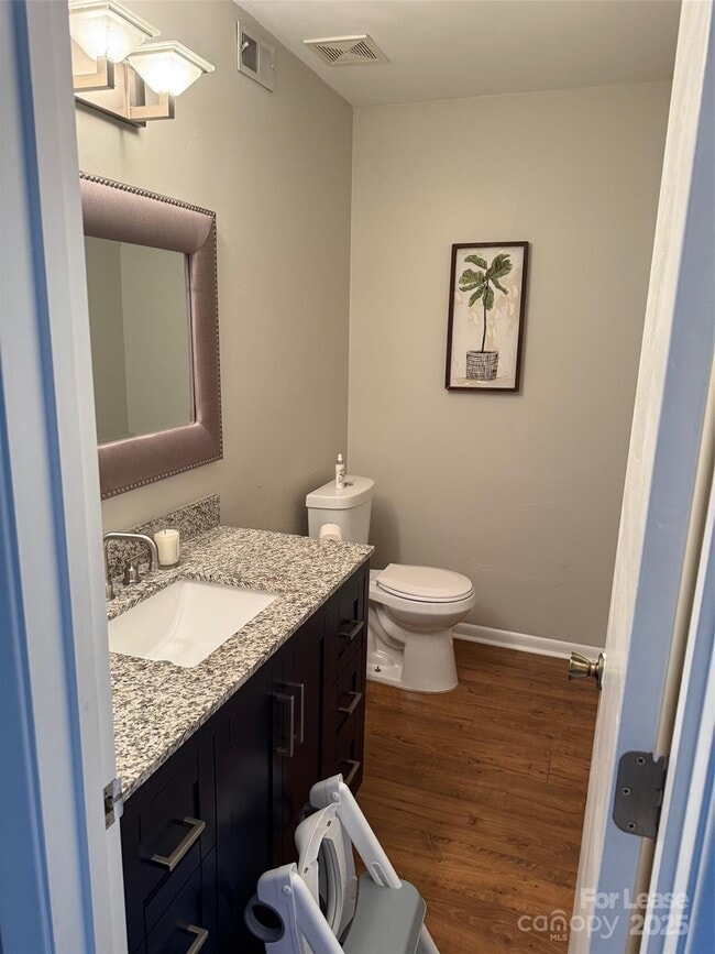 Building Photo - 7623 Mariner Cove Dr