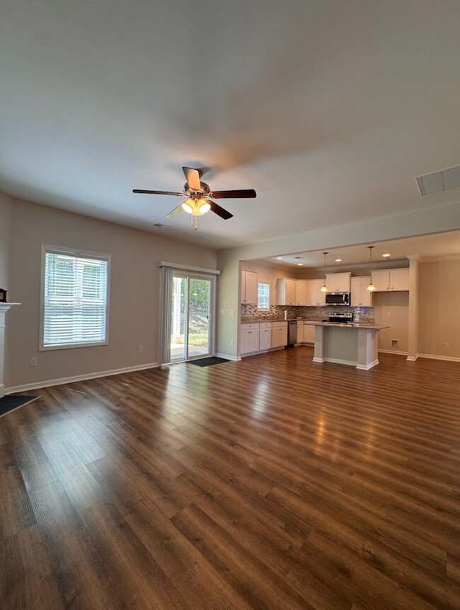 Building Photo - 320 Alameda Ln