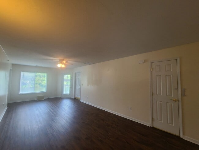 Building Photo - 4 Bedroom, 4 Bath in Star City - Available NOW - 7/24/26!