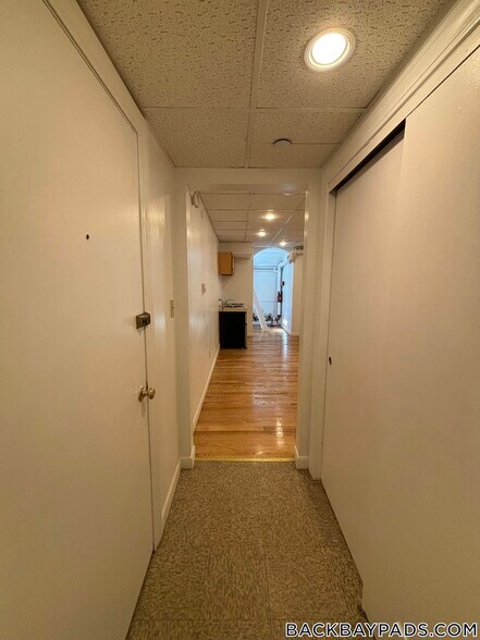 Building Photo - 405 Beacon St