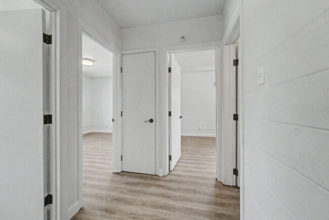 Building Photo - 1258 Rosemary Ln