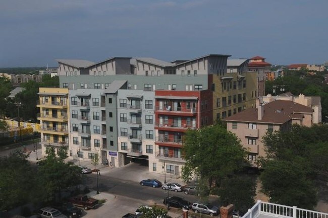 Building Photo - 2515 Pearl St