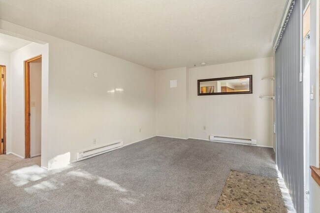 Building Photo - Baran (2018 11th St.)