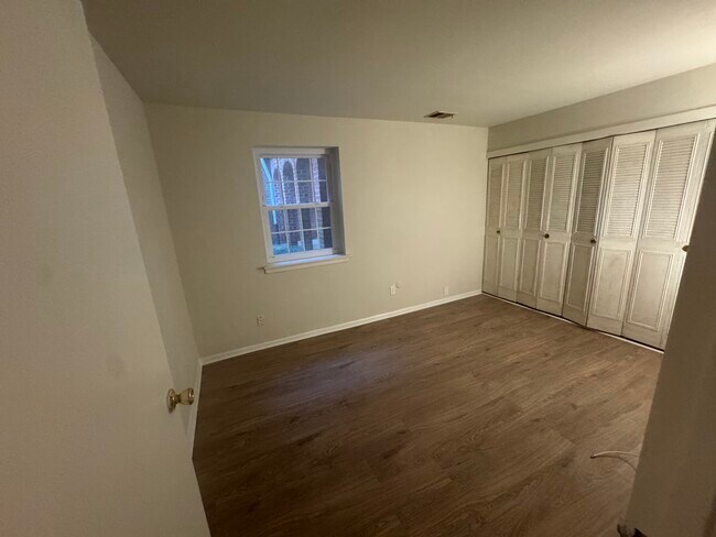Building Photo - 4000 Gypsy Ln