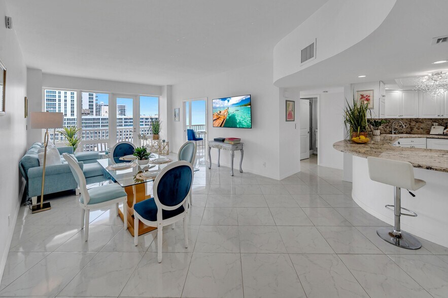 Building Photo - 4020 Galt Ocean Dr