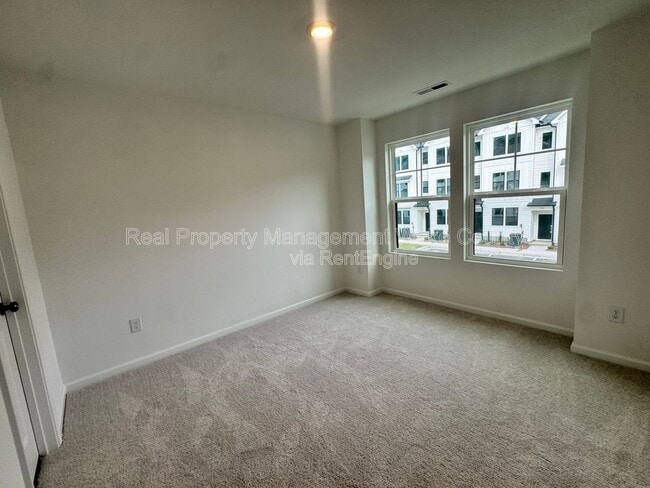 Building Photo - 1507 Crescent Townes Wy