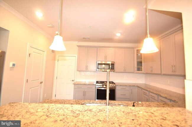 Building Photo - 45091 Cappamore Terrace