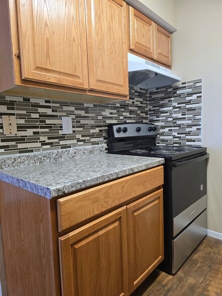 Building Photo - 3237 Bonnie Dr