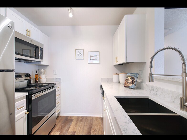 Arbors at California Oaks 24375 Jackson Ave Murrieta CA 92562